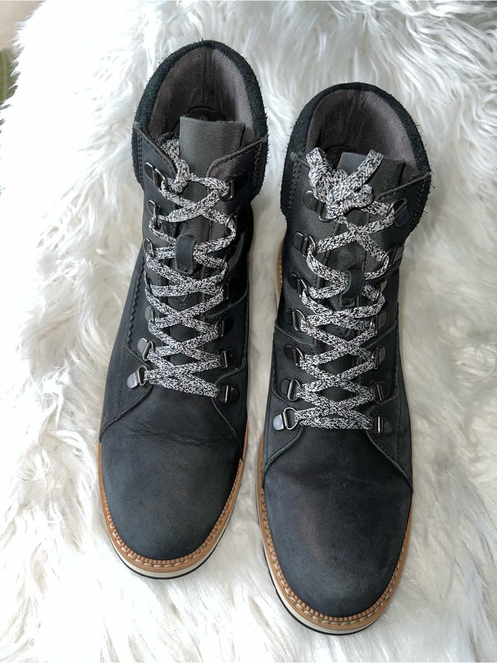 TOMS Women's Black Lace-Up Ankle Boots - Stylish Everyday Comfort